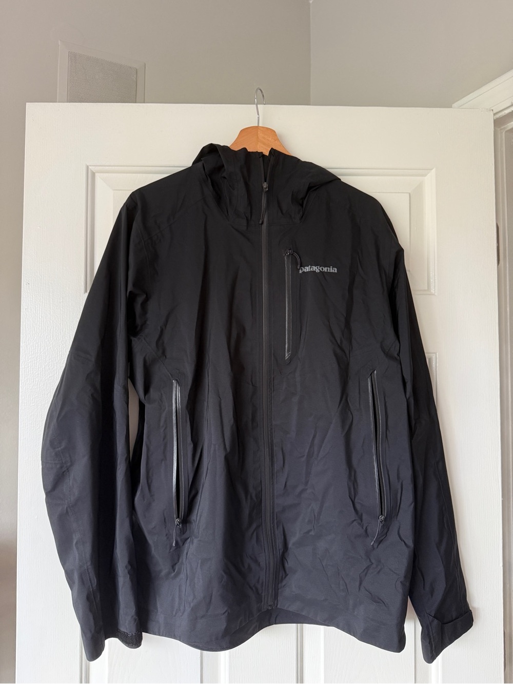 LIKE NEW Men’s Patagonia Black M10 Shell/ Rain Jacket